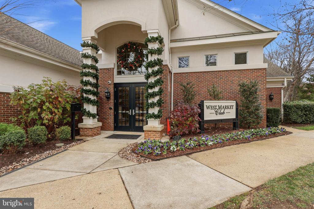 1934 CRESCENT PARK DRIVE 28-A