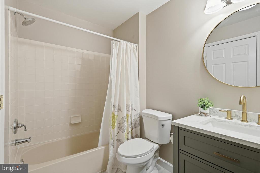 1934 CRESCENT PARK DRIVE 28-A