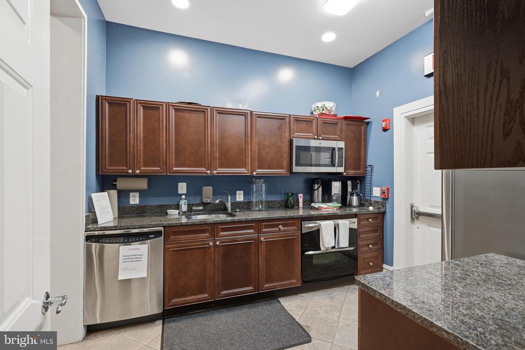 1934 CRESCENT PARK DRIVE 28-A