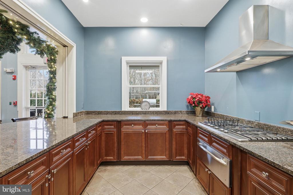 1934 CRESCENT PARK DRIVE 28-A