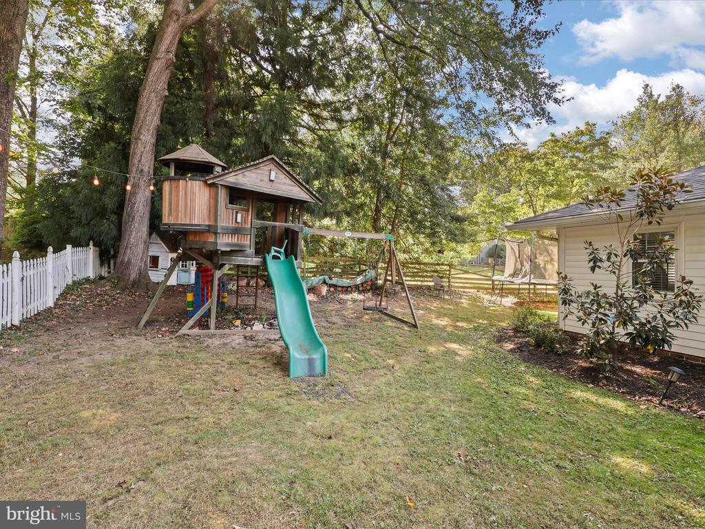 11607 HELMONT DRIVE