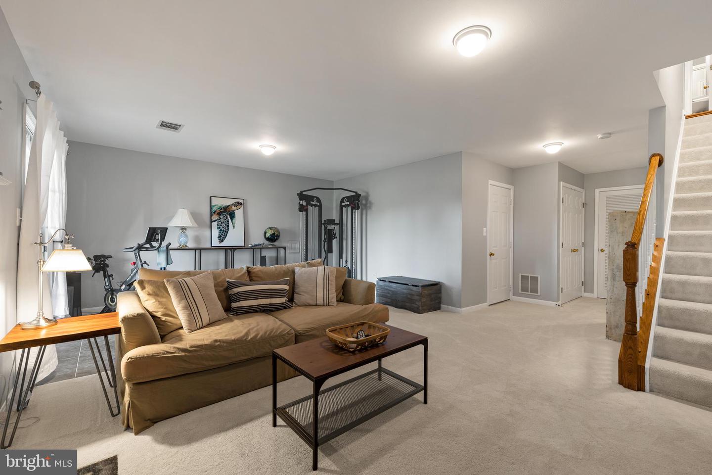 43127 Holtby Sq