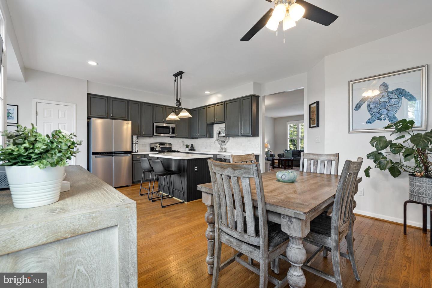 43127 Holtby Sq