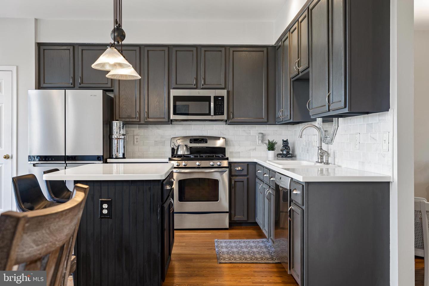 43127 Holtby Sq