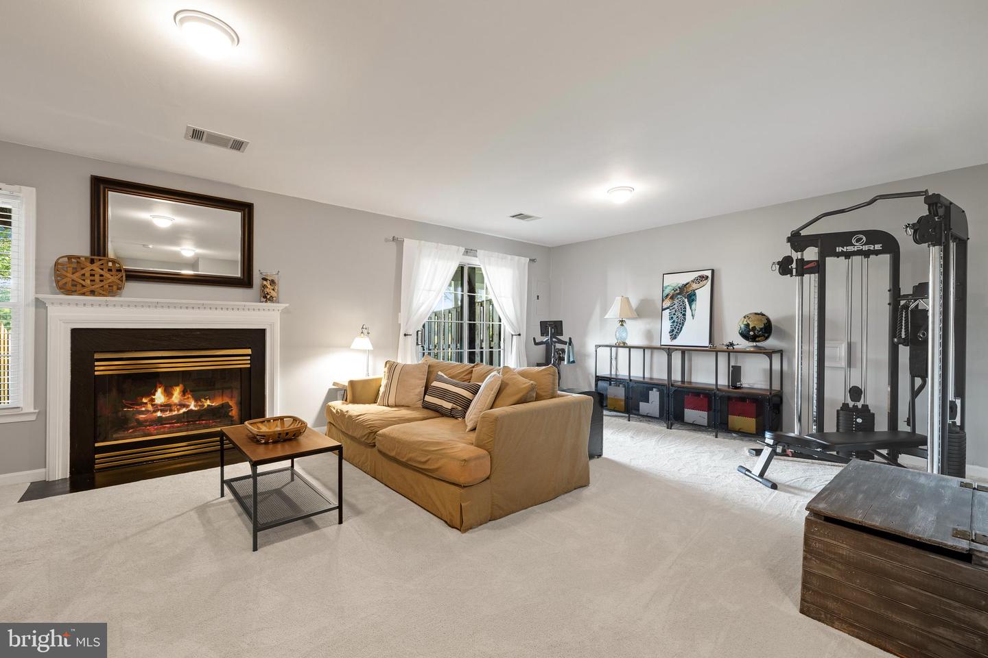 43127 Holtby Sq