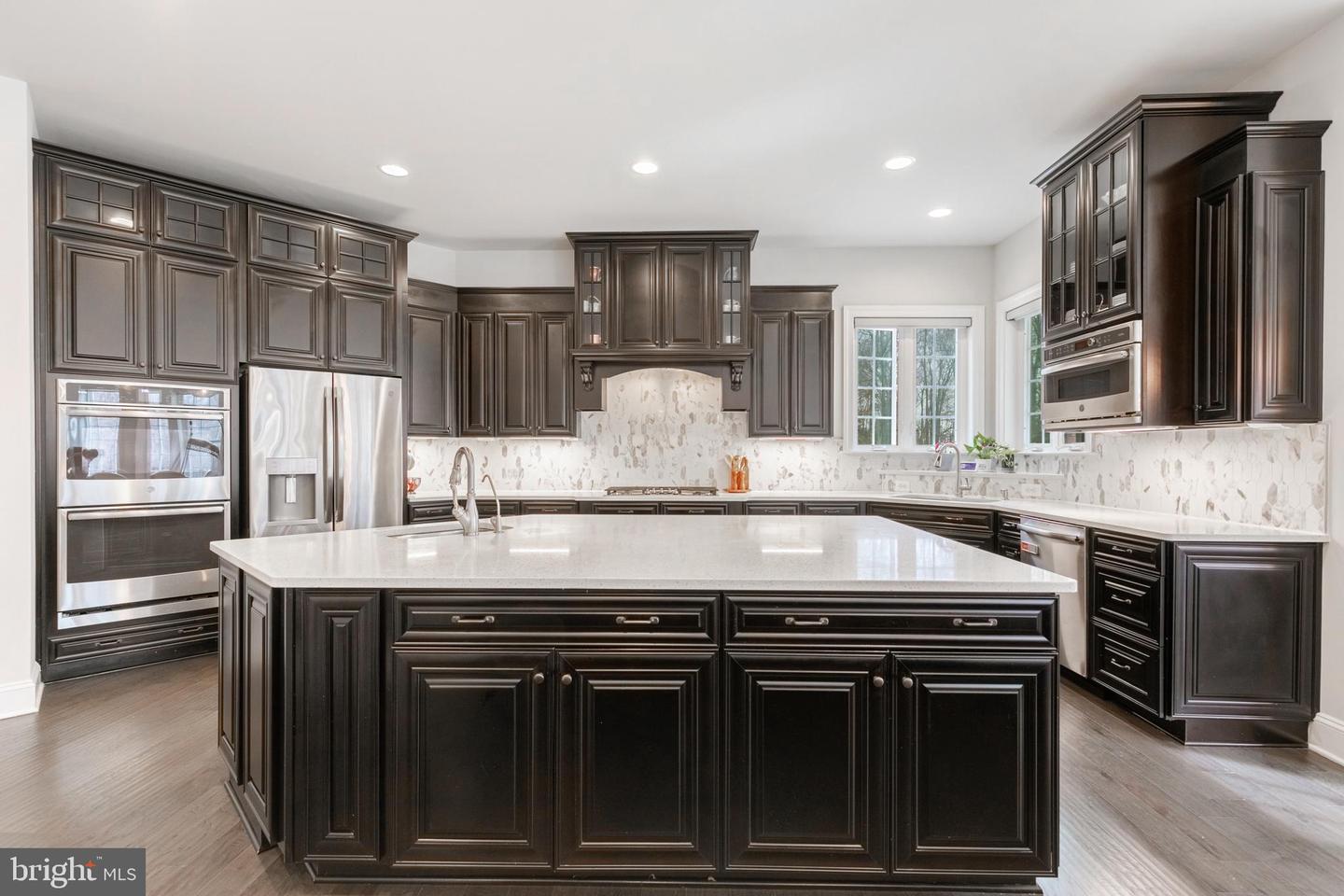 26959 Barnsley Pl