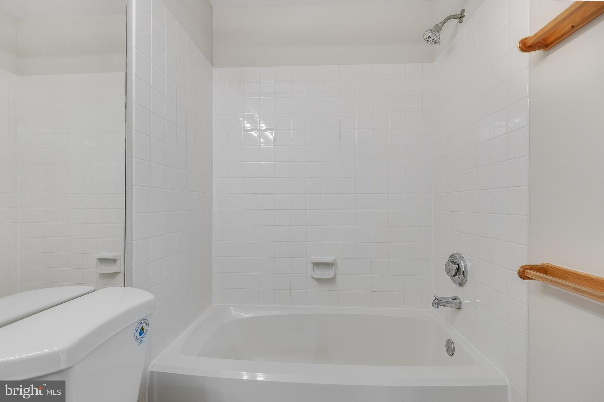 21028 Coach House Sq