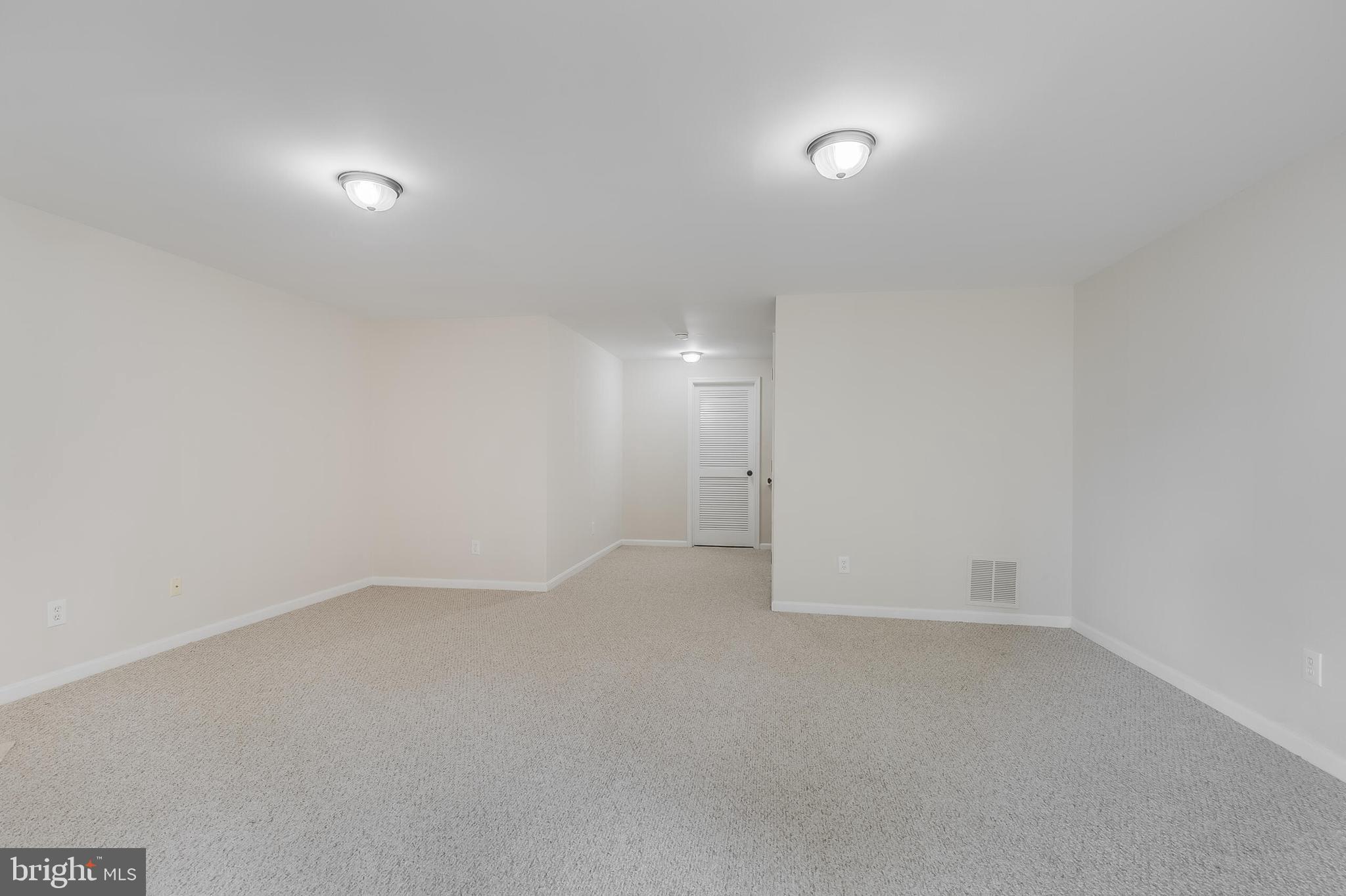 21028 Coach House Sq