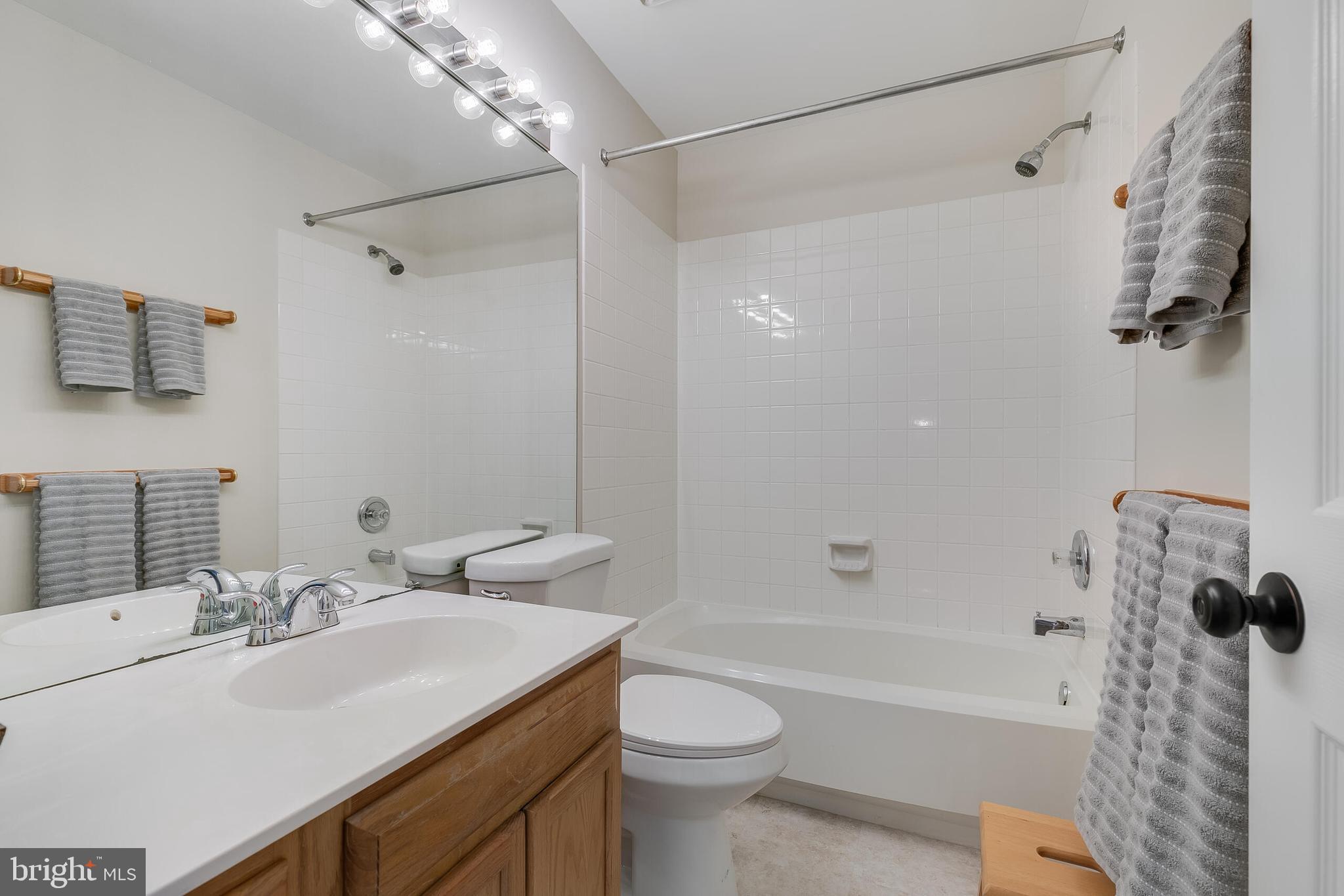 21028 Coach House Sq