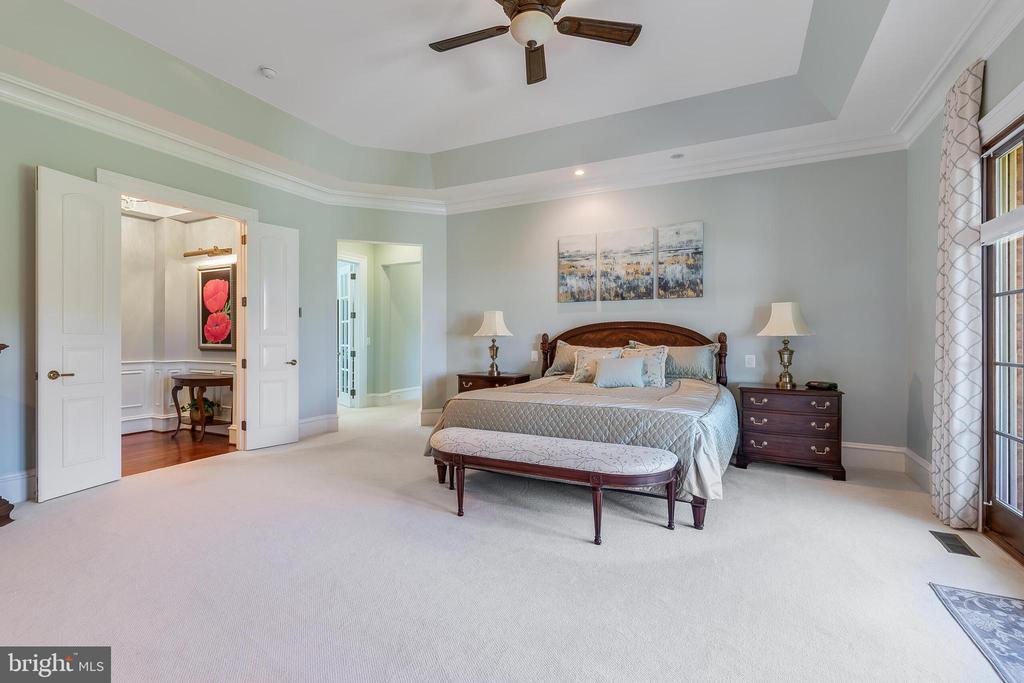 22577 Creighton Farms Dr