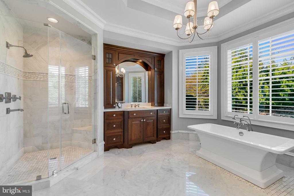 22577 Creighton Farms Dr