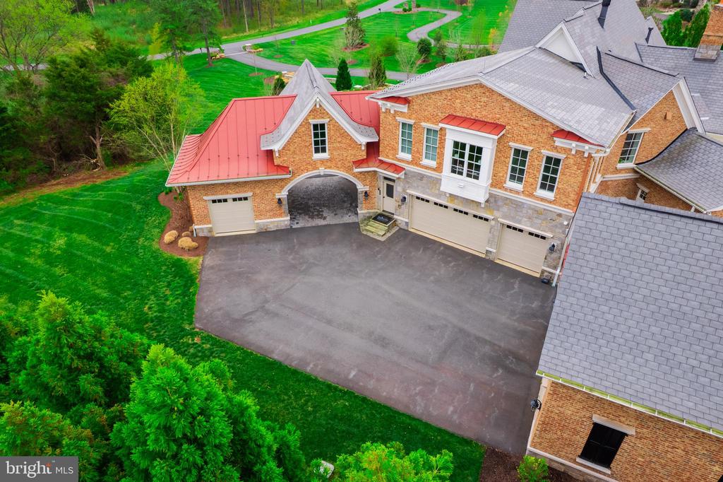22577 Creighton Farms Dr