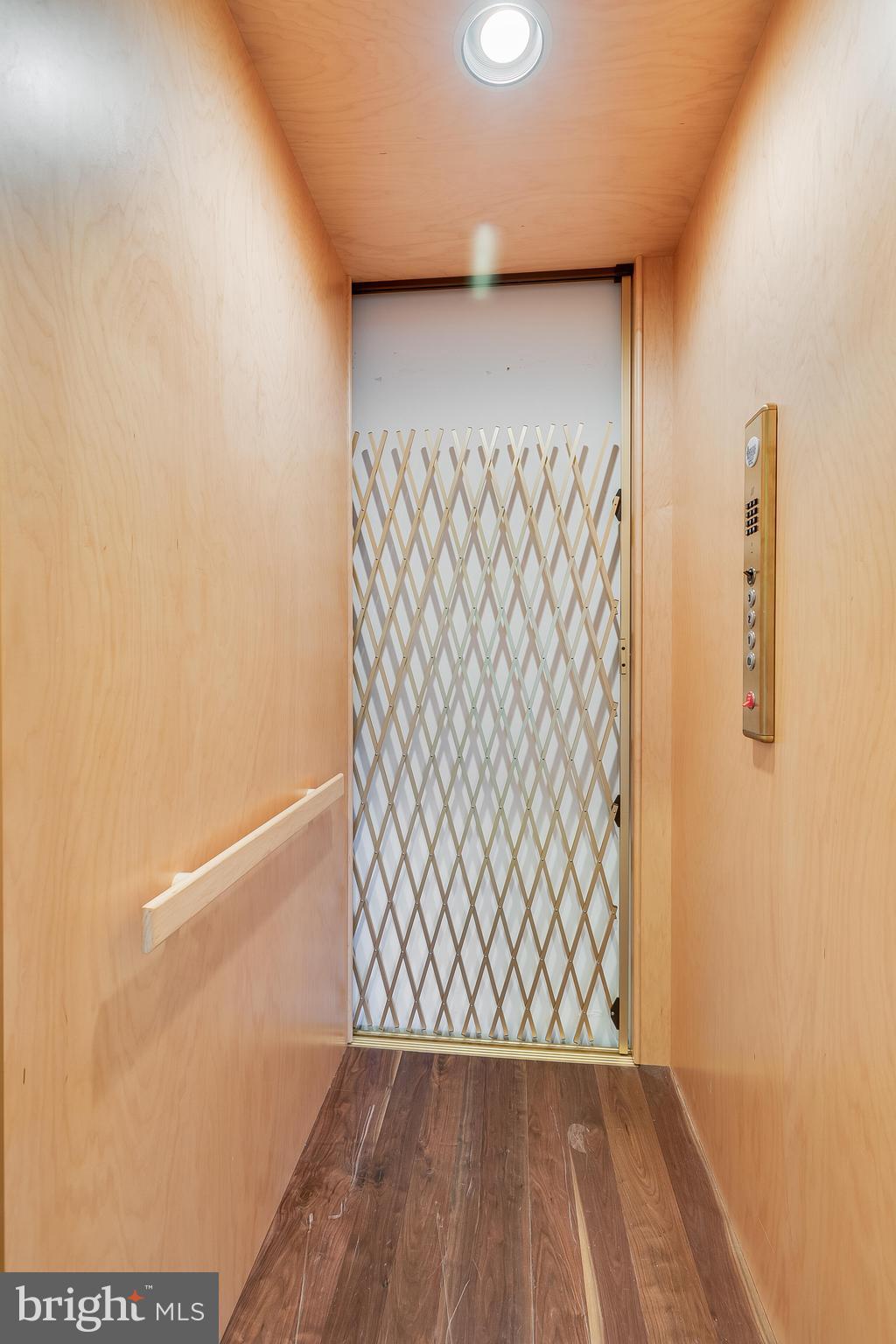 22577 Creighton Farms Dr