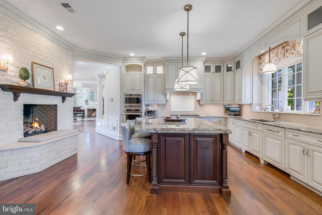 22577 Creighton Farms Dr