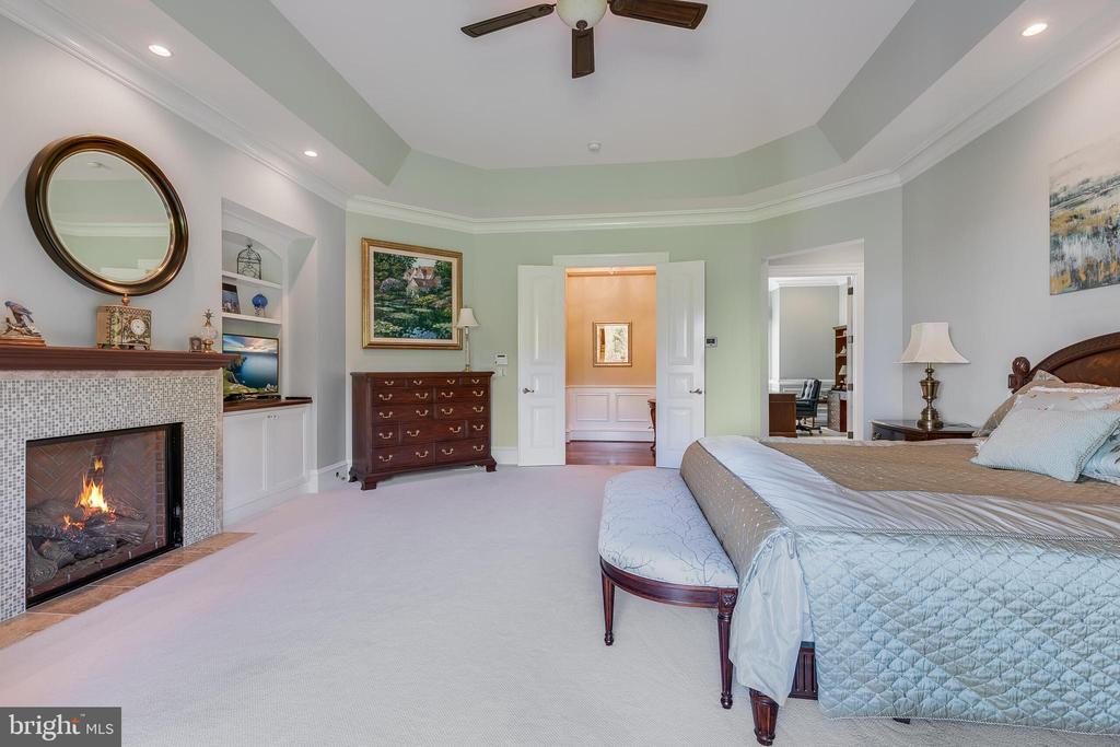22577 Creighton Farms Dr