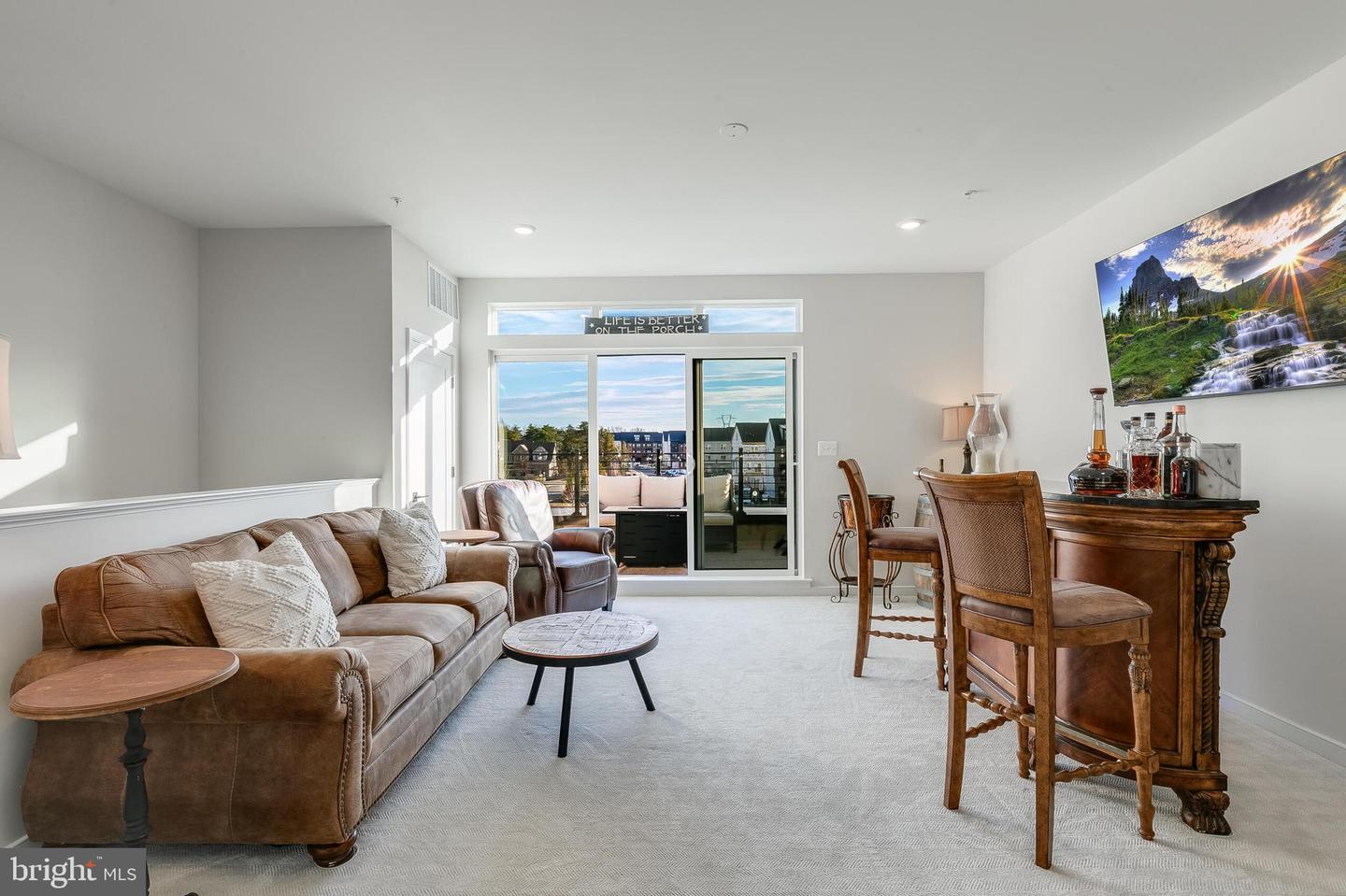 22796 Tawny Pine Sq