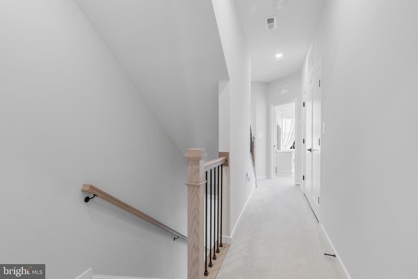 22796 Tawny Pine Sq