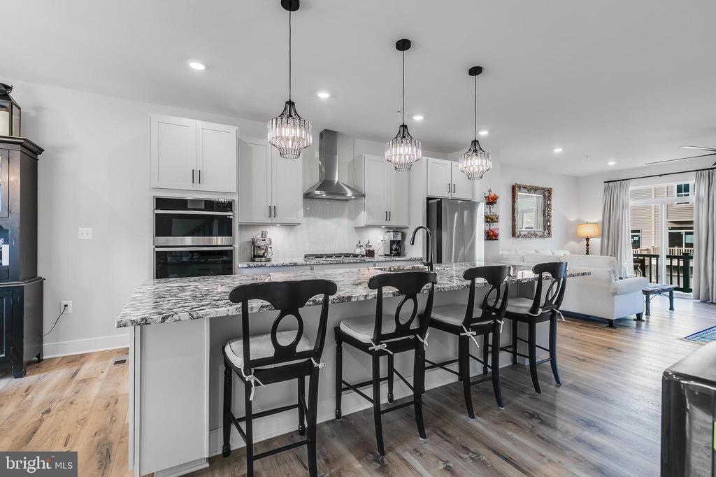 22796 Tawny Pine Sq