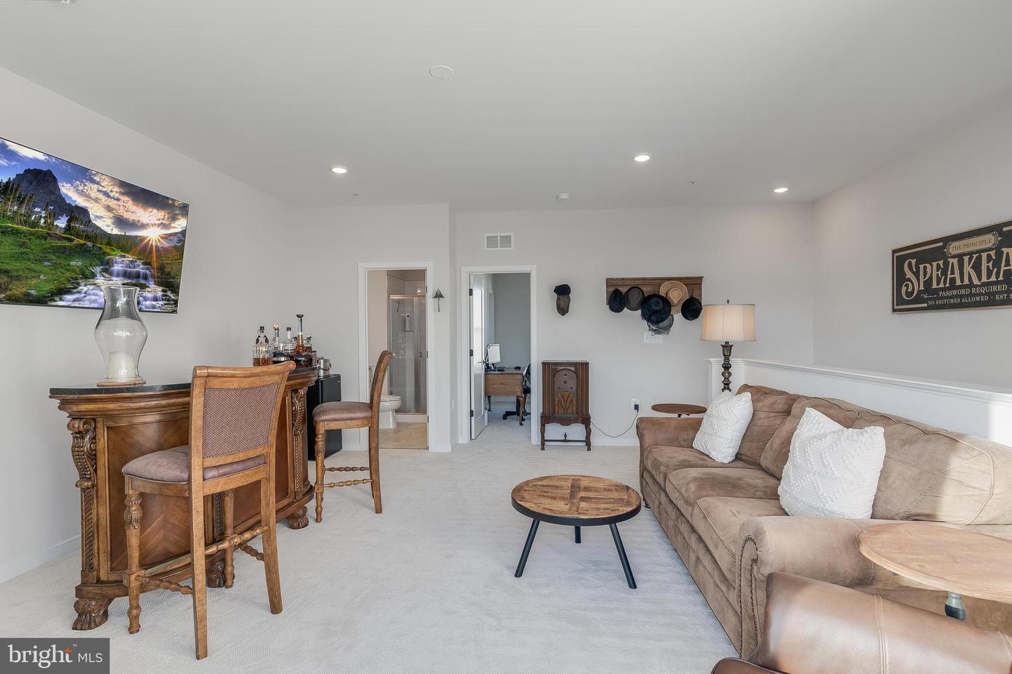 22796 Tawny Pine Sq