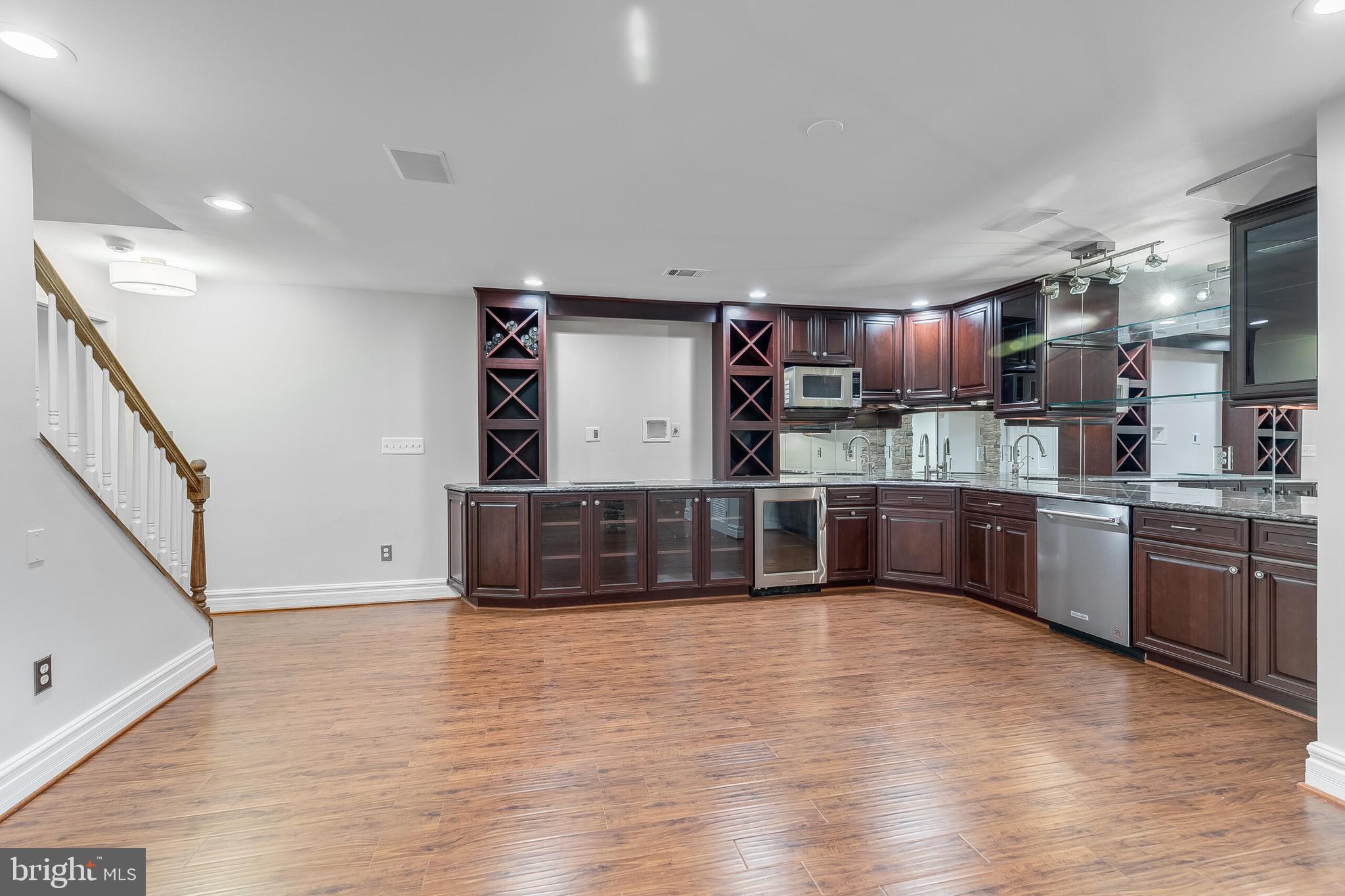 611 CATESBY COURT SW