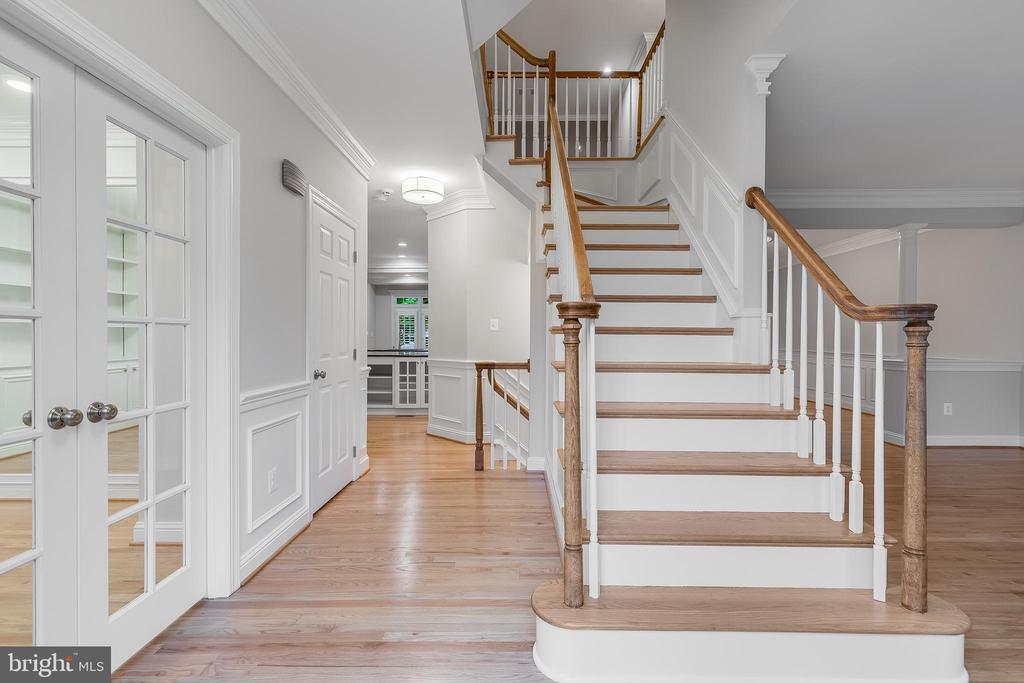 611 CATESBY COURT SW