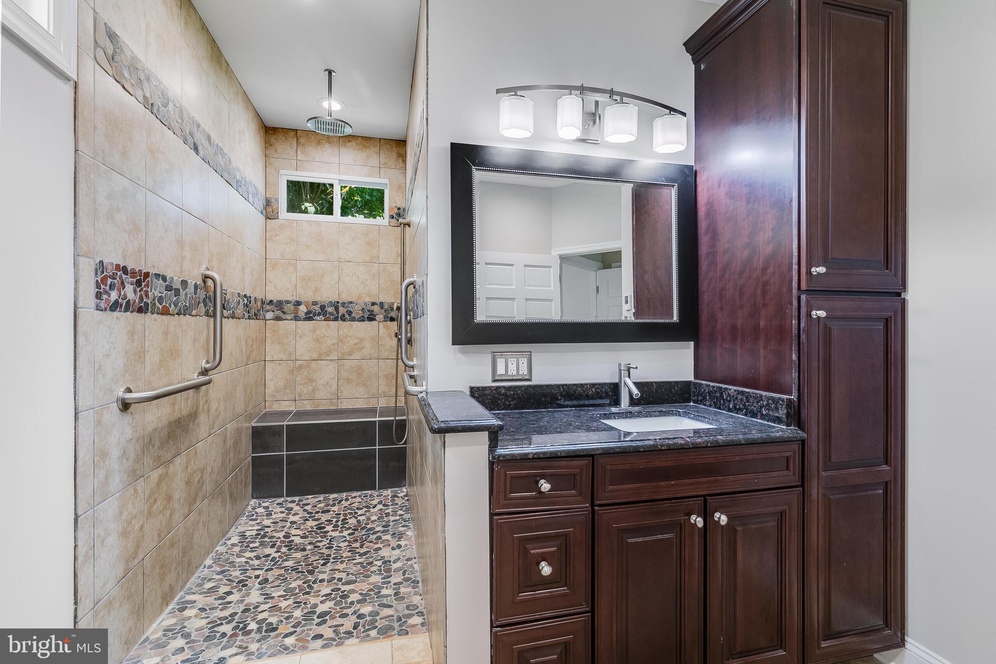 611 CATESBY COURT SW