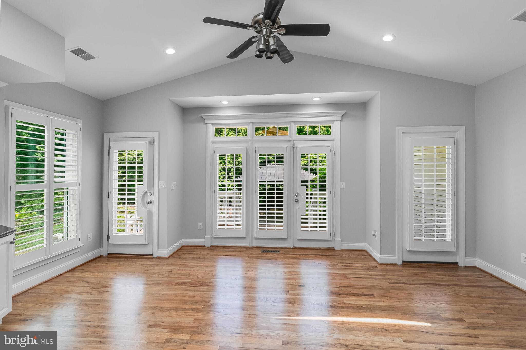 611 CATESBY COURT SW