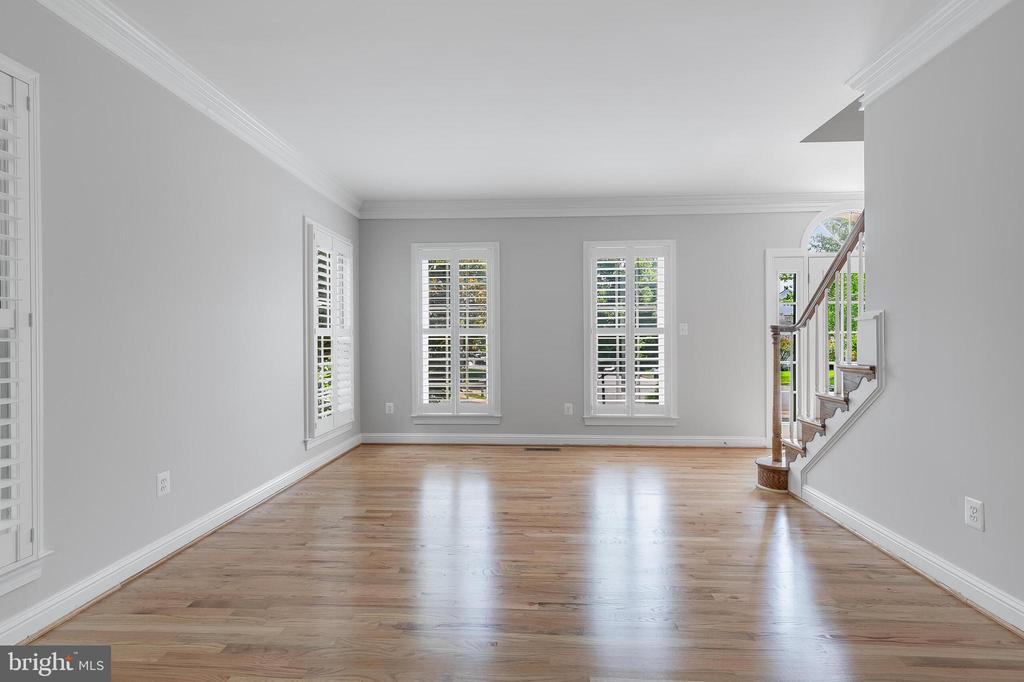 611 CATESBY COURT SW