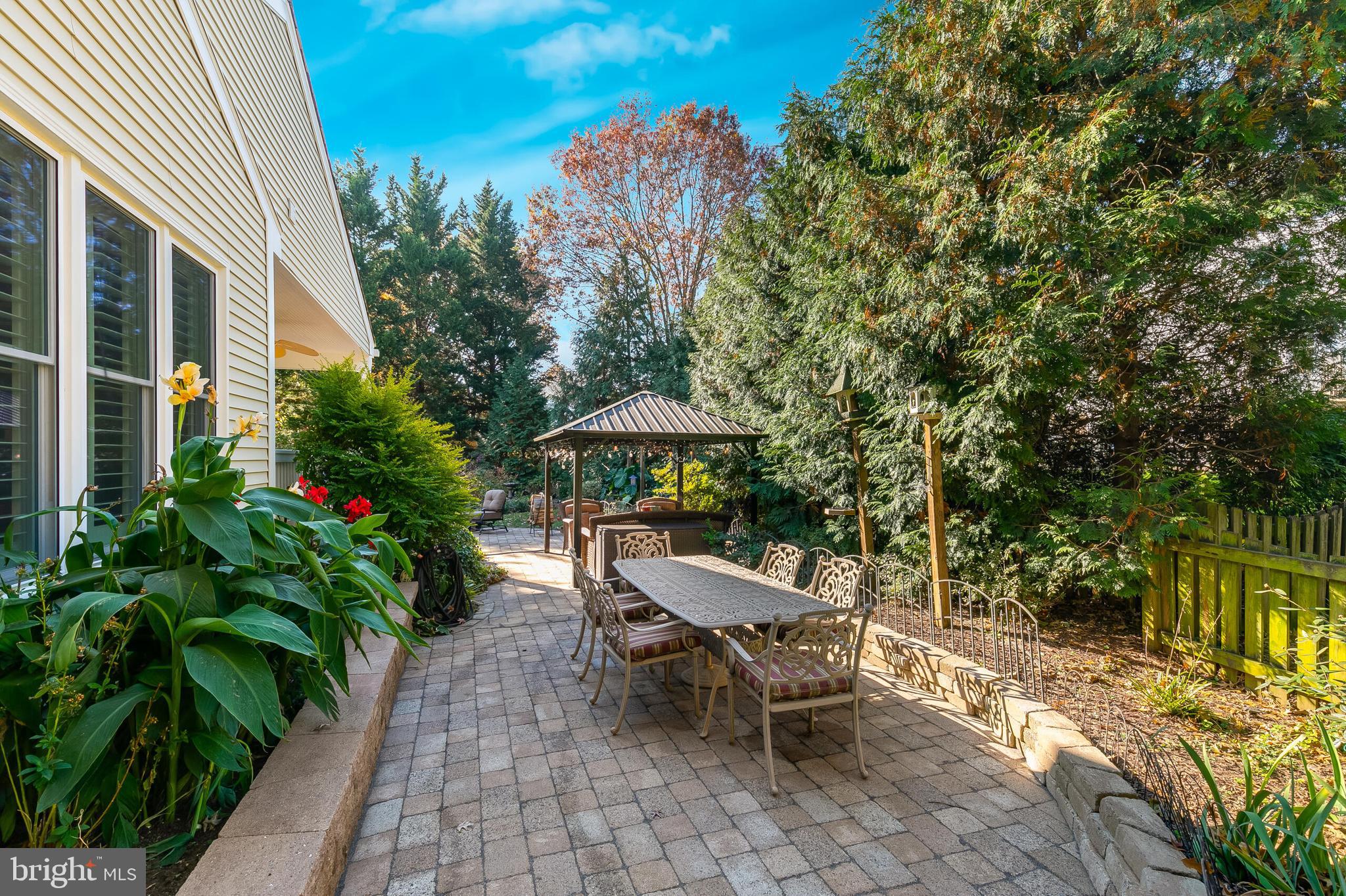 611 CATESBY COURT SW