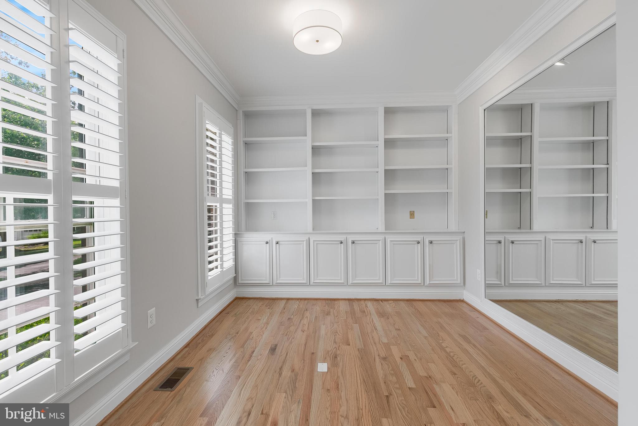 611 CATESBY COURT SW