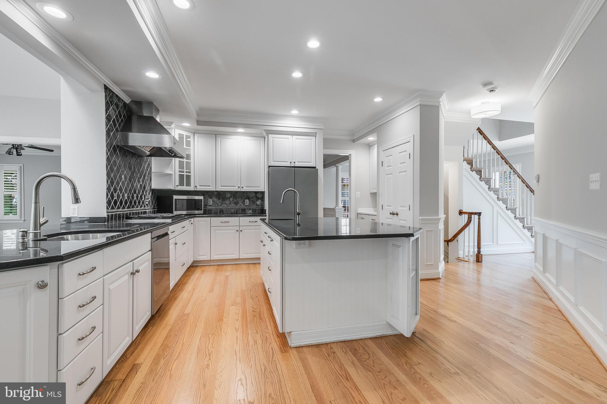 611 CATESBY COURT SW