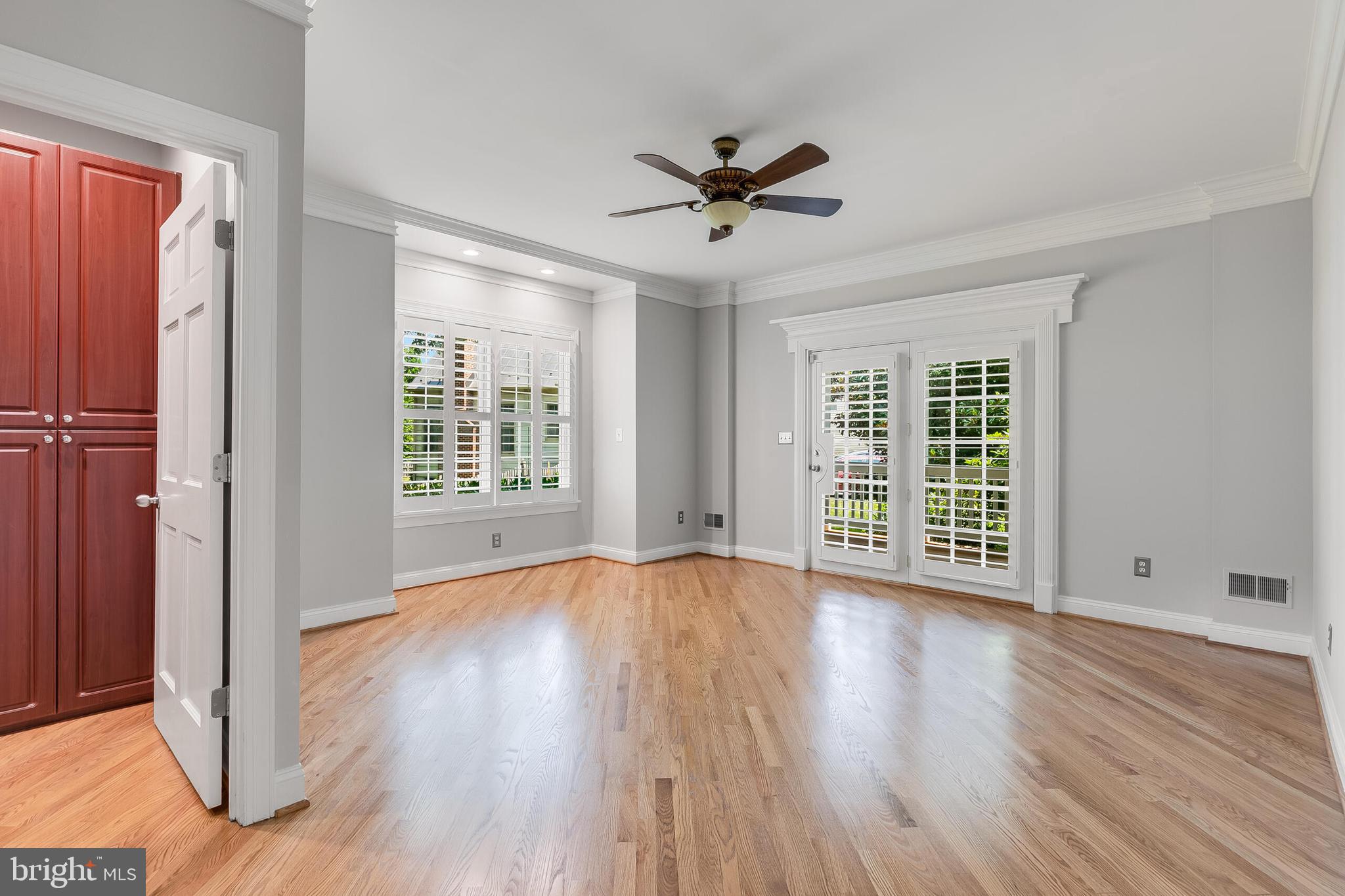 611 CATESBY COURT SW