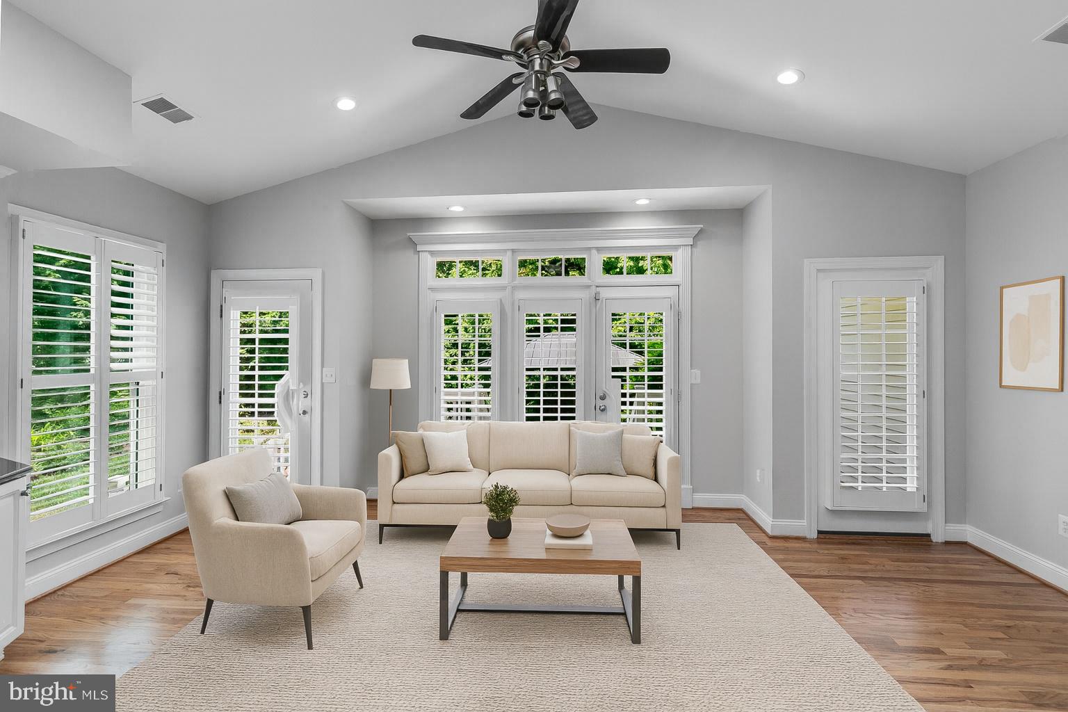 611 CATESBY COURT SW