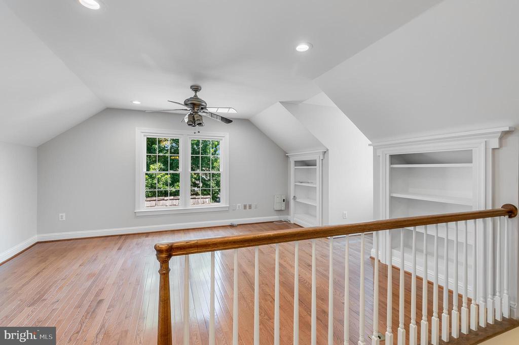 611 CATESBY COURT SW