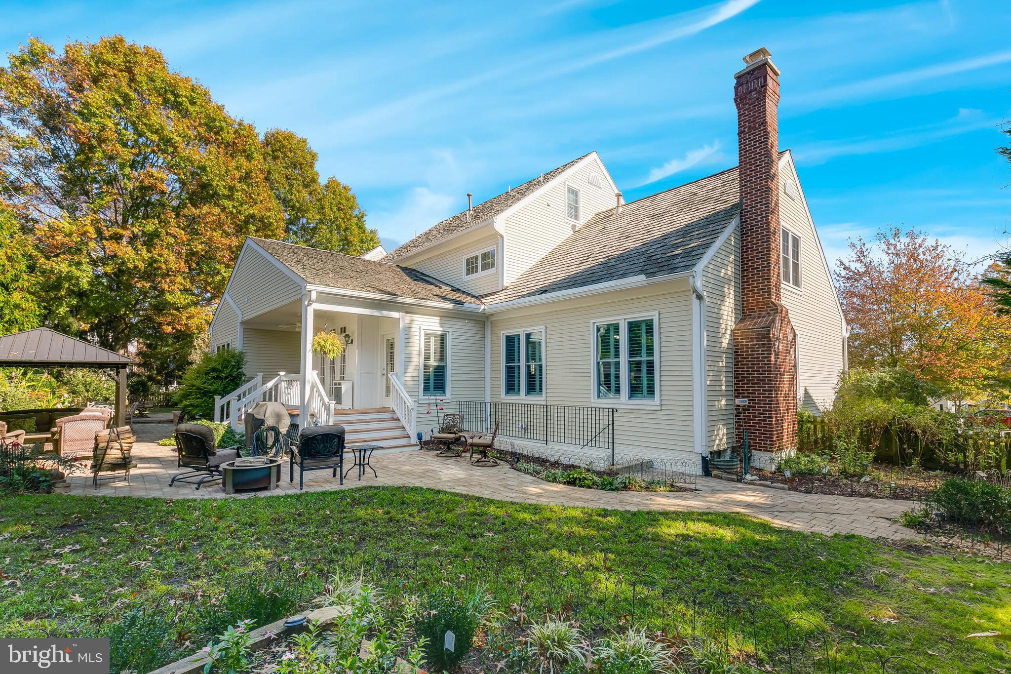 611 CATESBY COURT SW