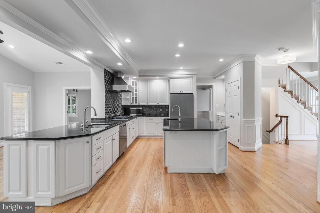 611 CATESBY COURT SW