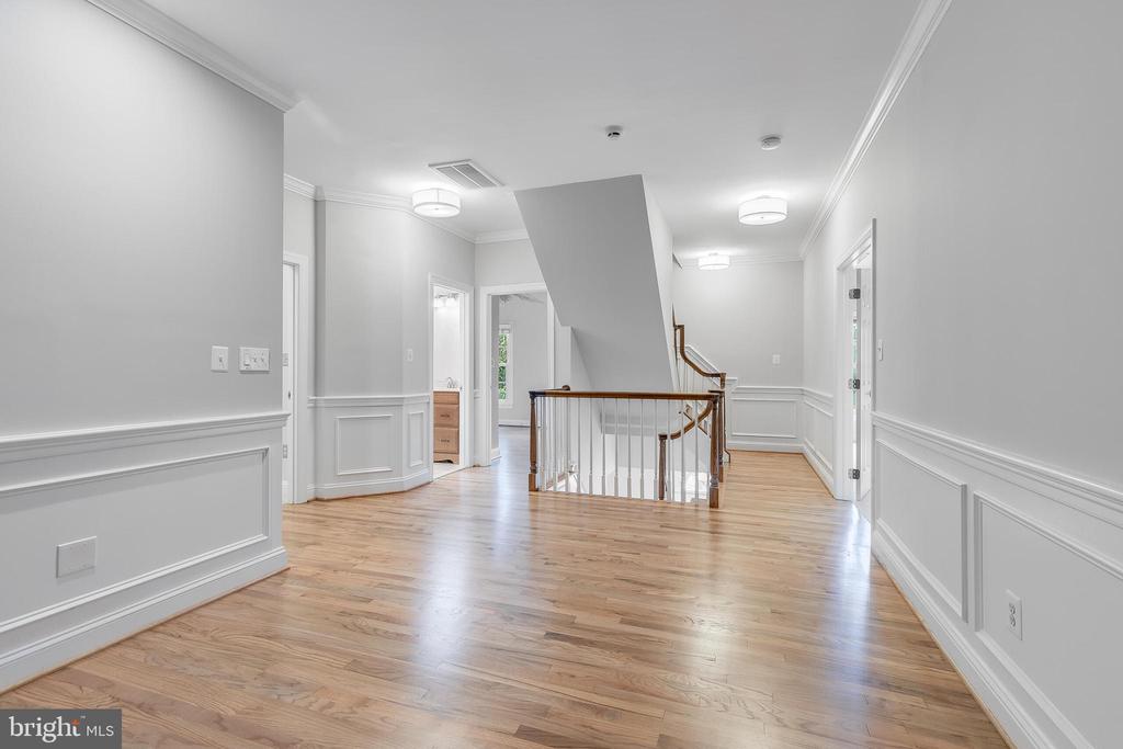 611 CATESBY COURT SW