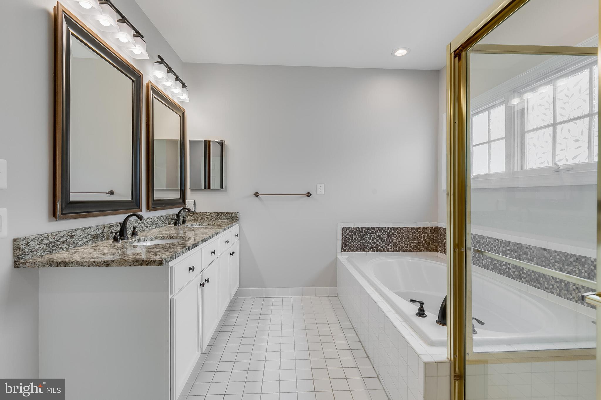 611 CATESBY COURT SW