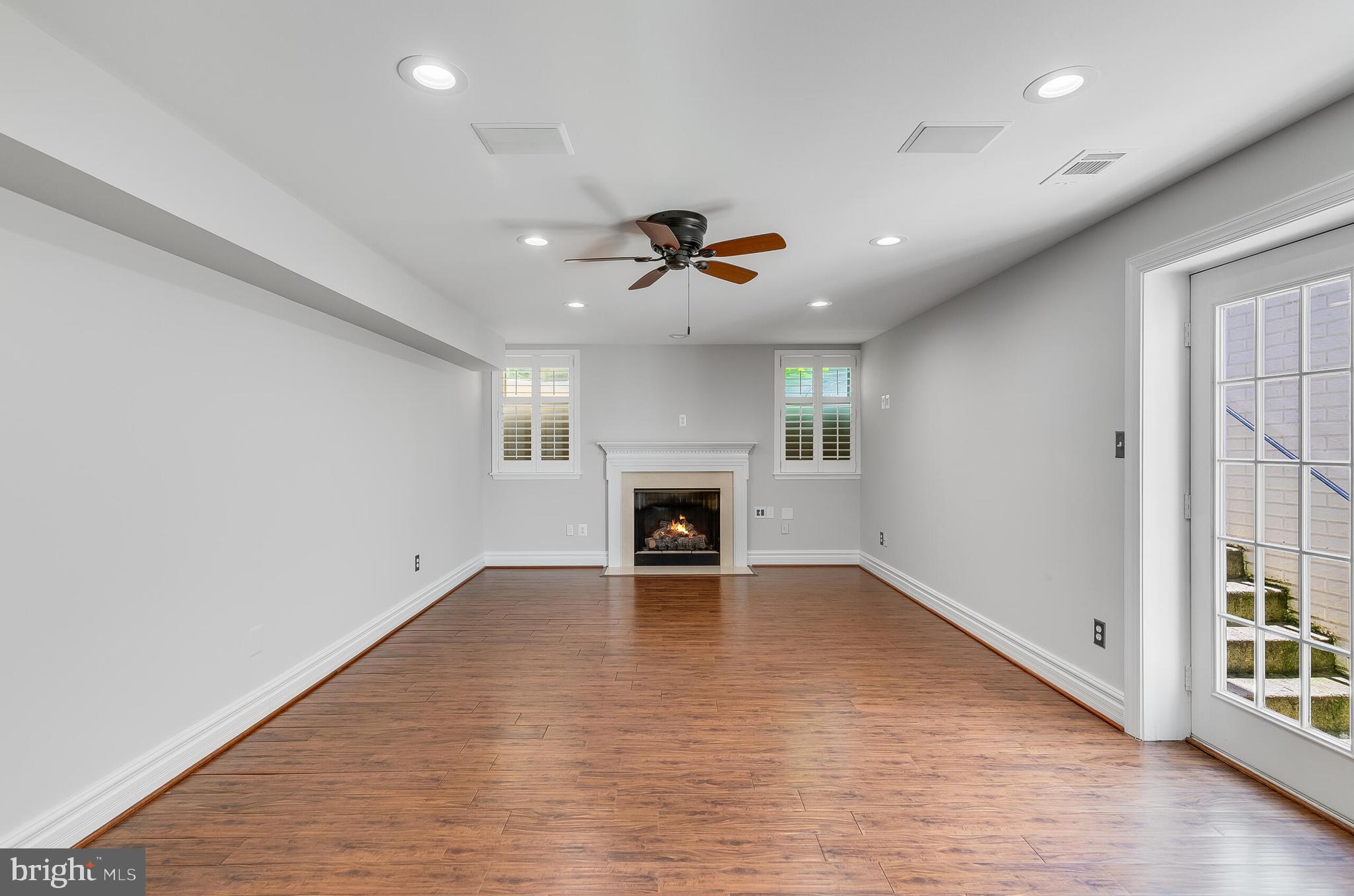 611 CATESBY COURT SW