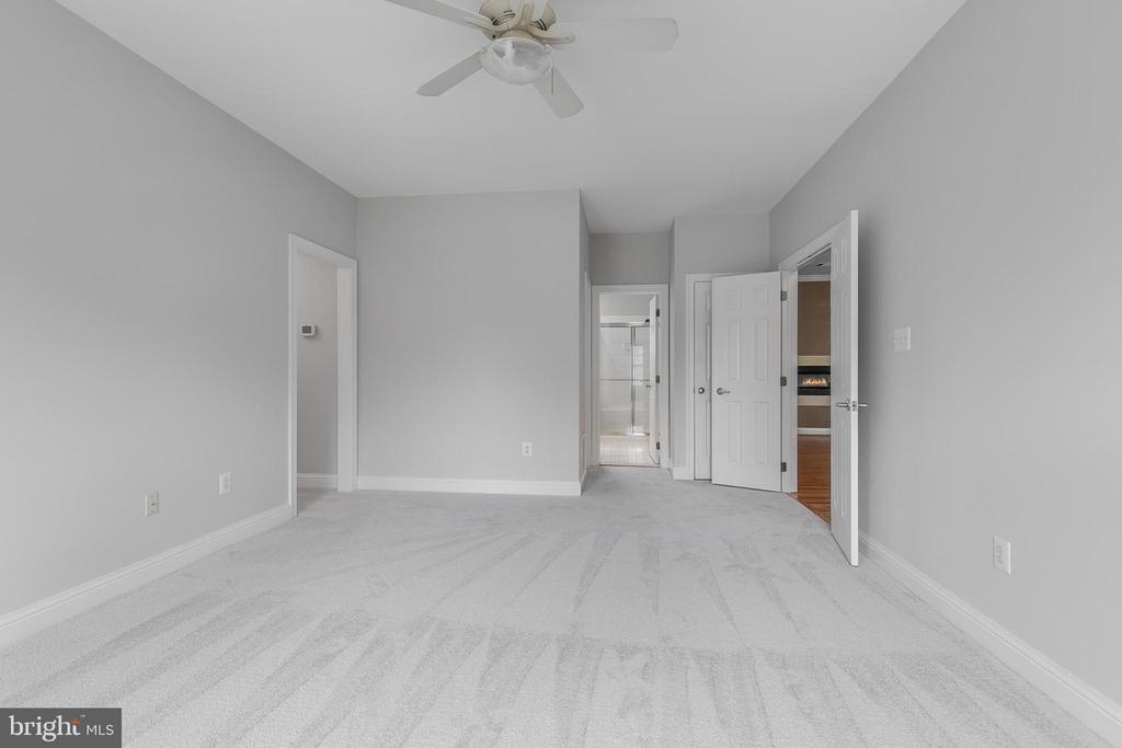 611 CATESBY COURT SW