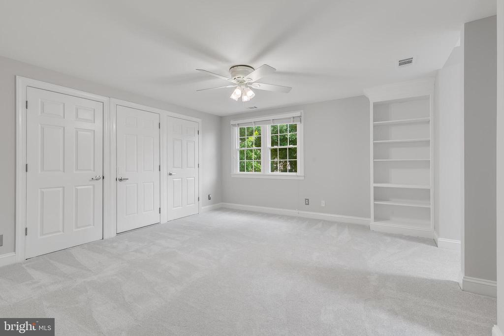 611 CATESBY COURT SW
