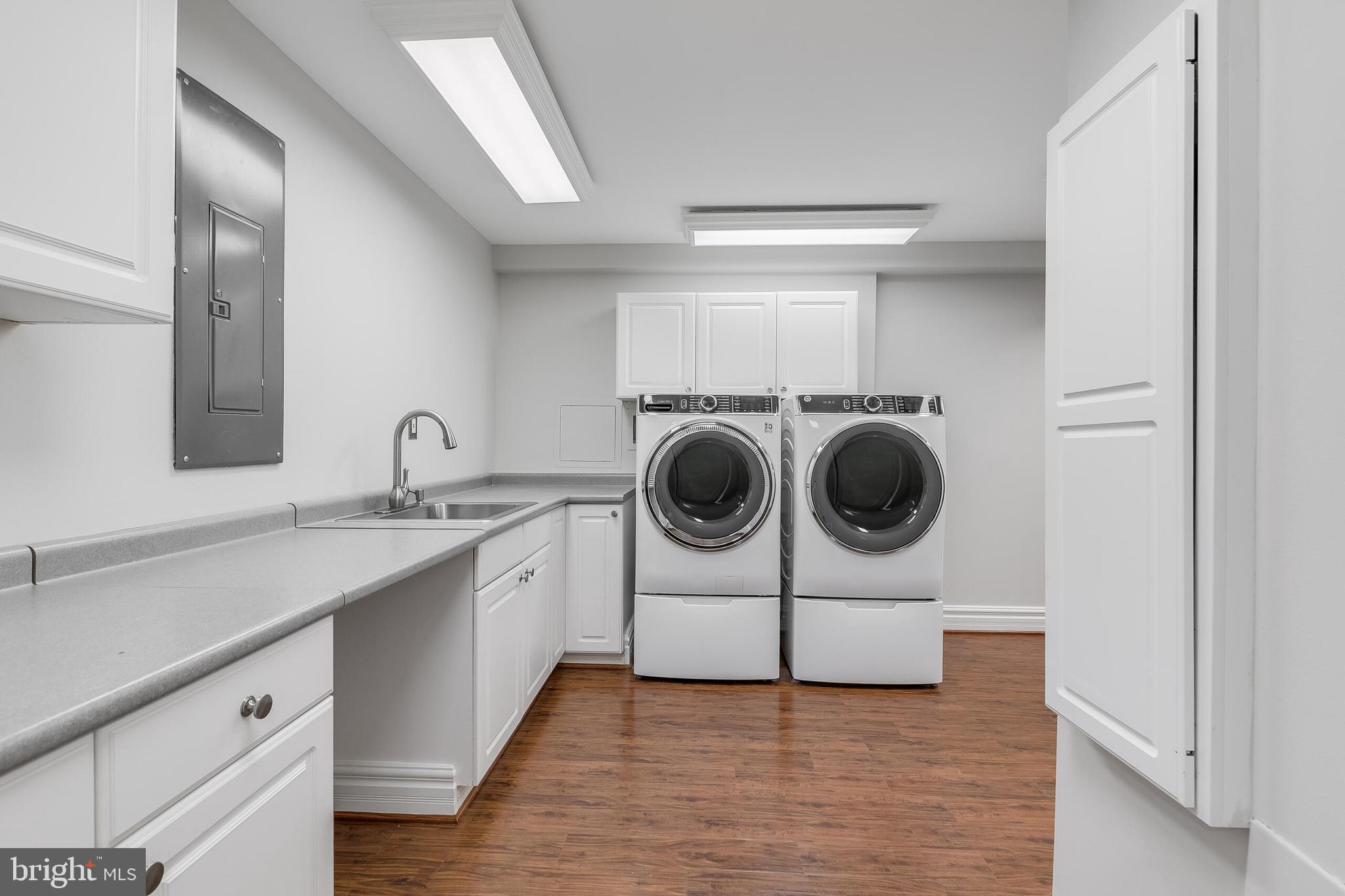 611 CATESBY COURT SW