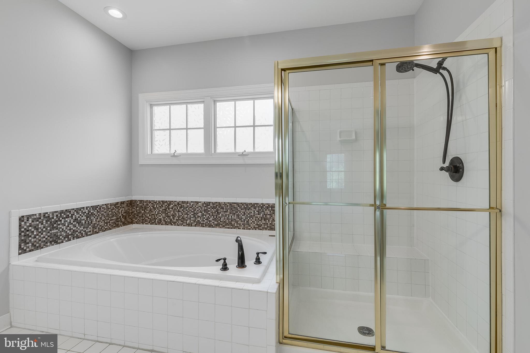 611 CATESBY COURT SW