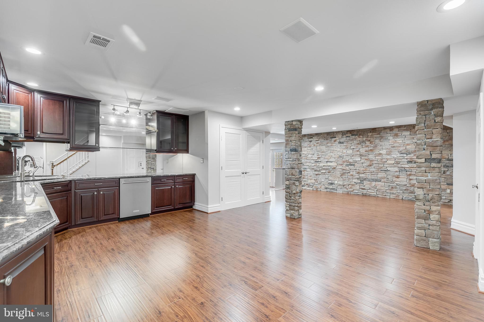 611 CATESBY COURT SW