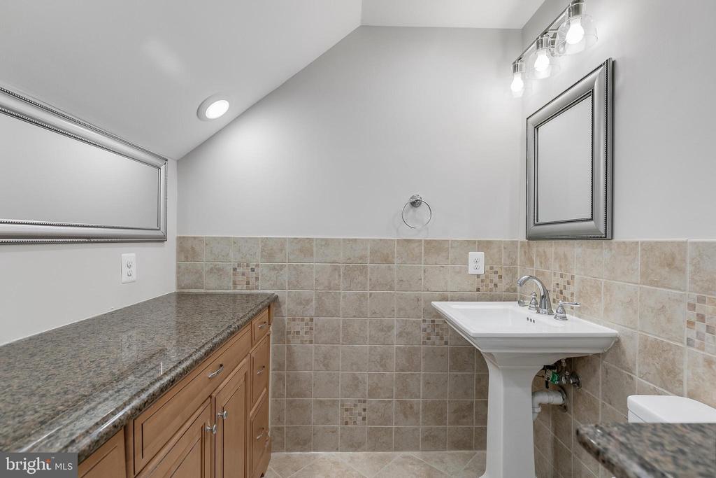 611 CATESBY COURT SW