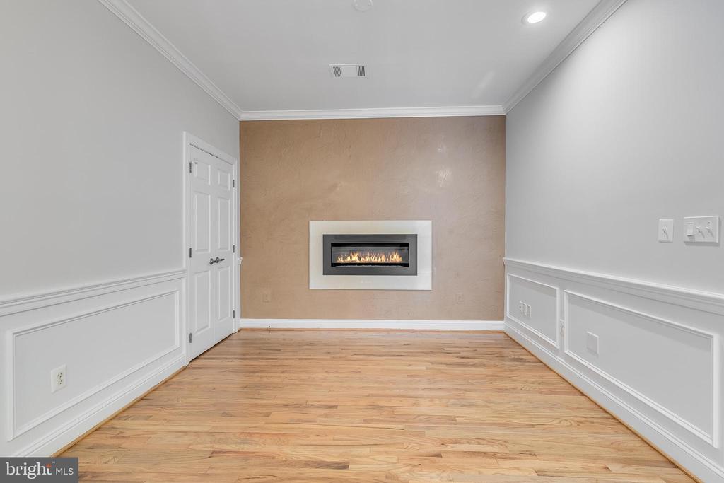 611 CATESBY COURT SW