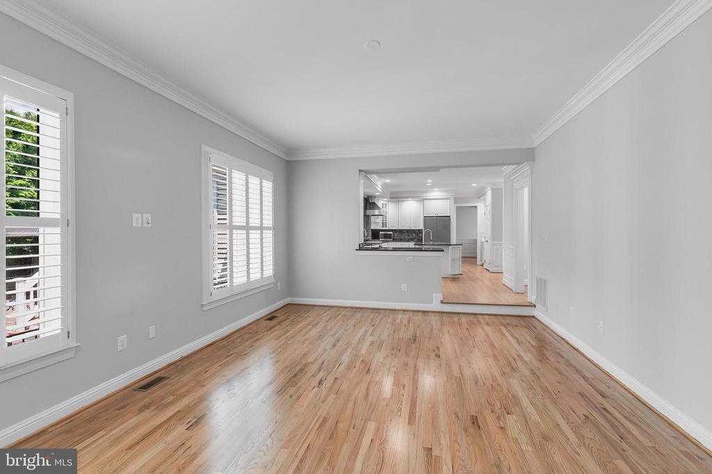 611 CATESBY COURT SW