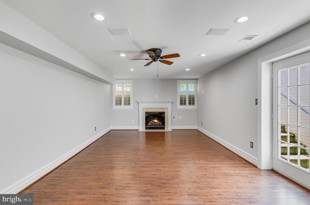 611 CATESBY COURT SW