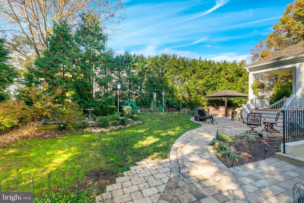 611 CATESBY COURT SW