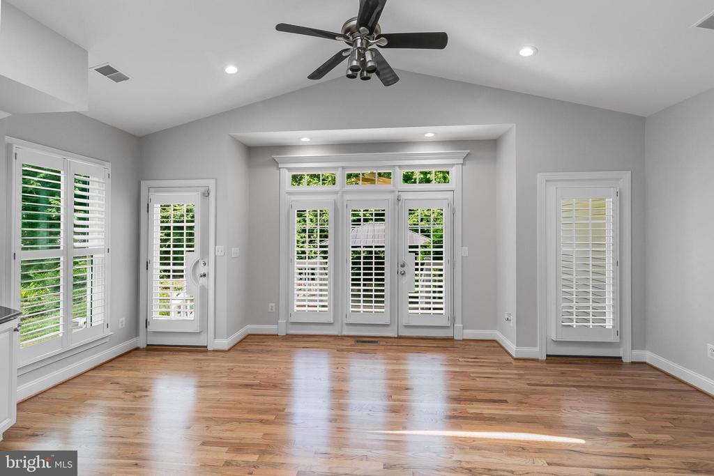611 CATESBY COURT SW